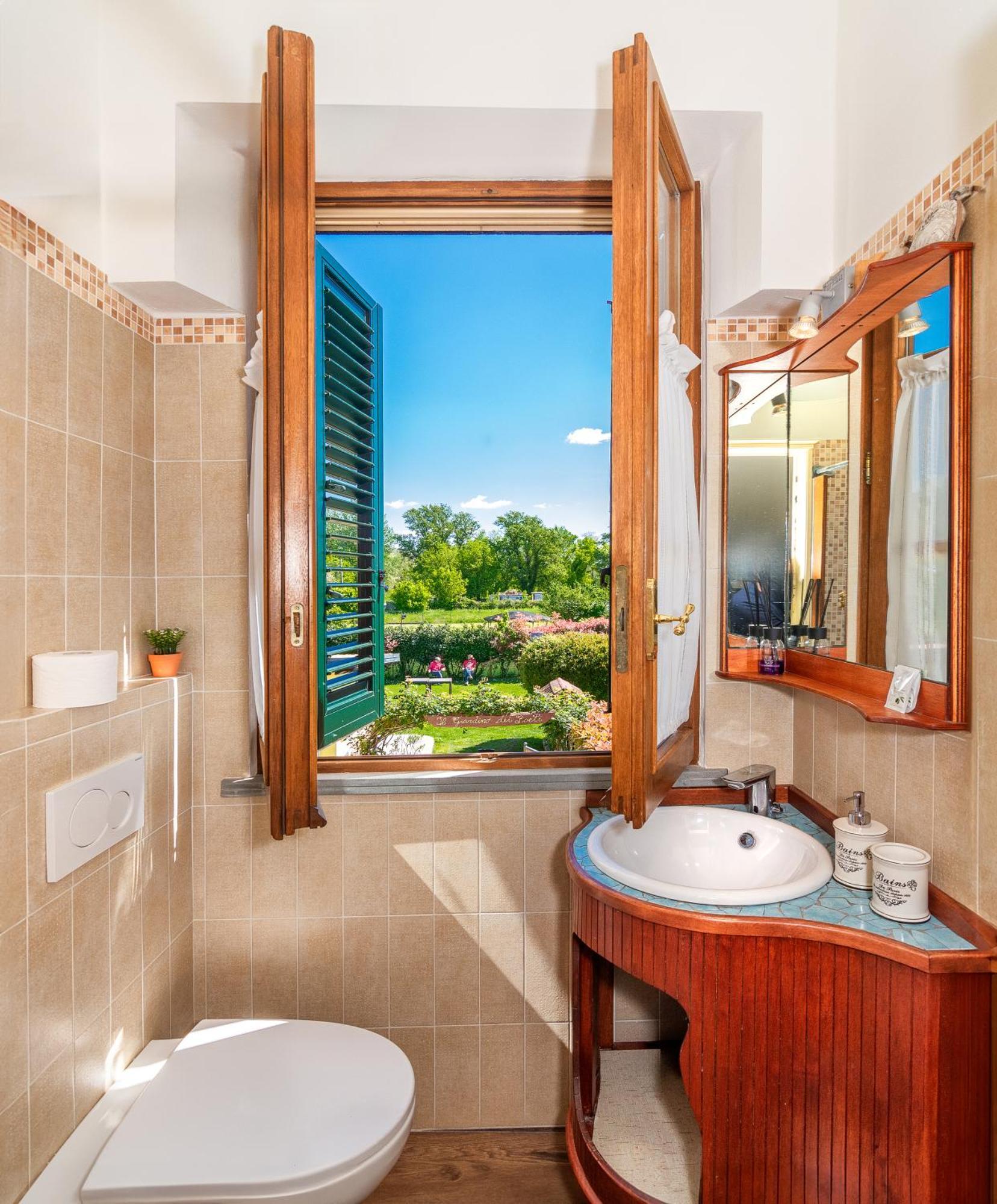 Single Room with Private External Bathroom