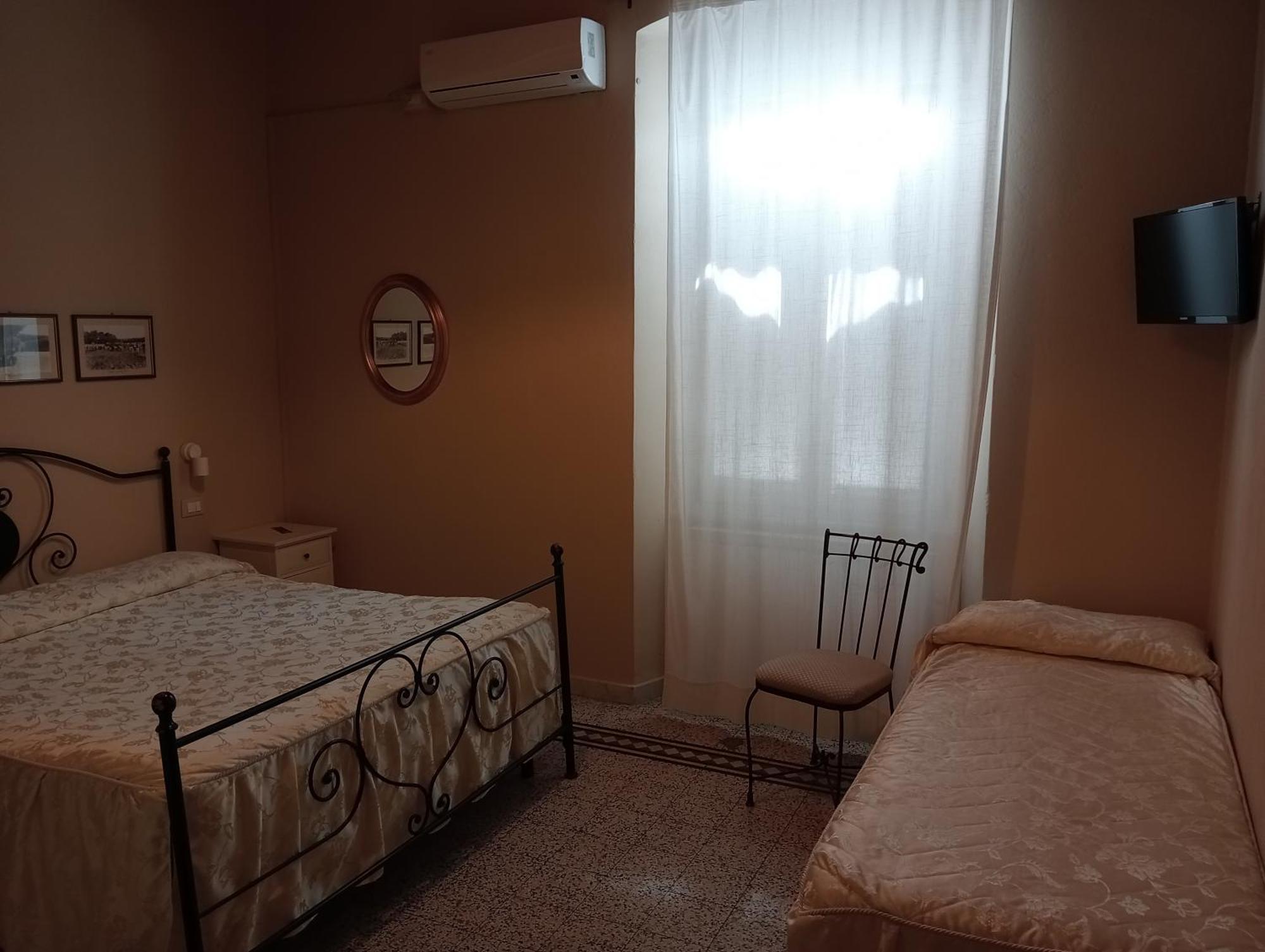 Triple Room,1612962133:JPEG