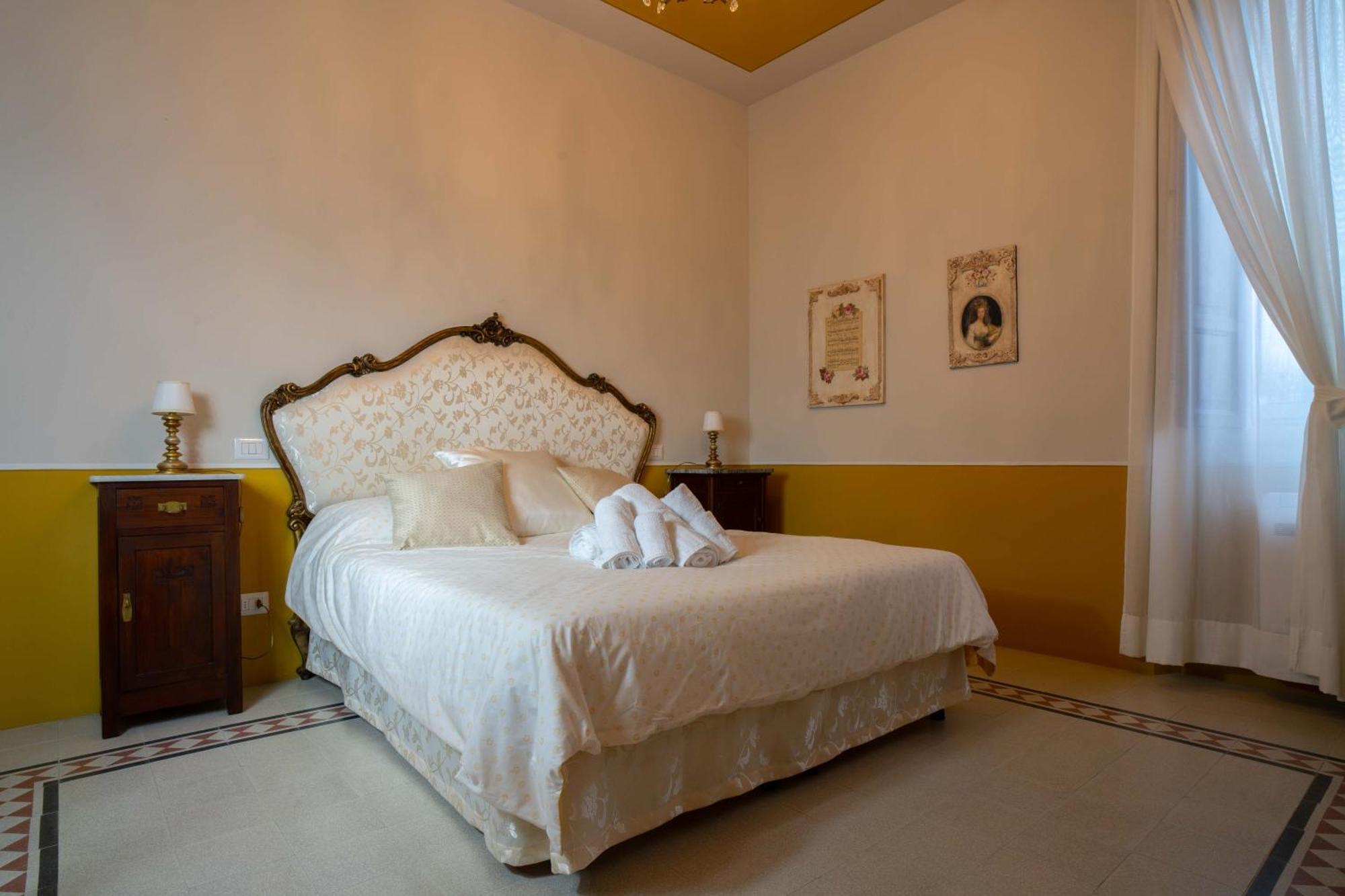 Deluxe Room,1743353975:JPEG