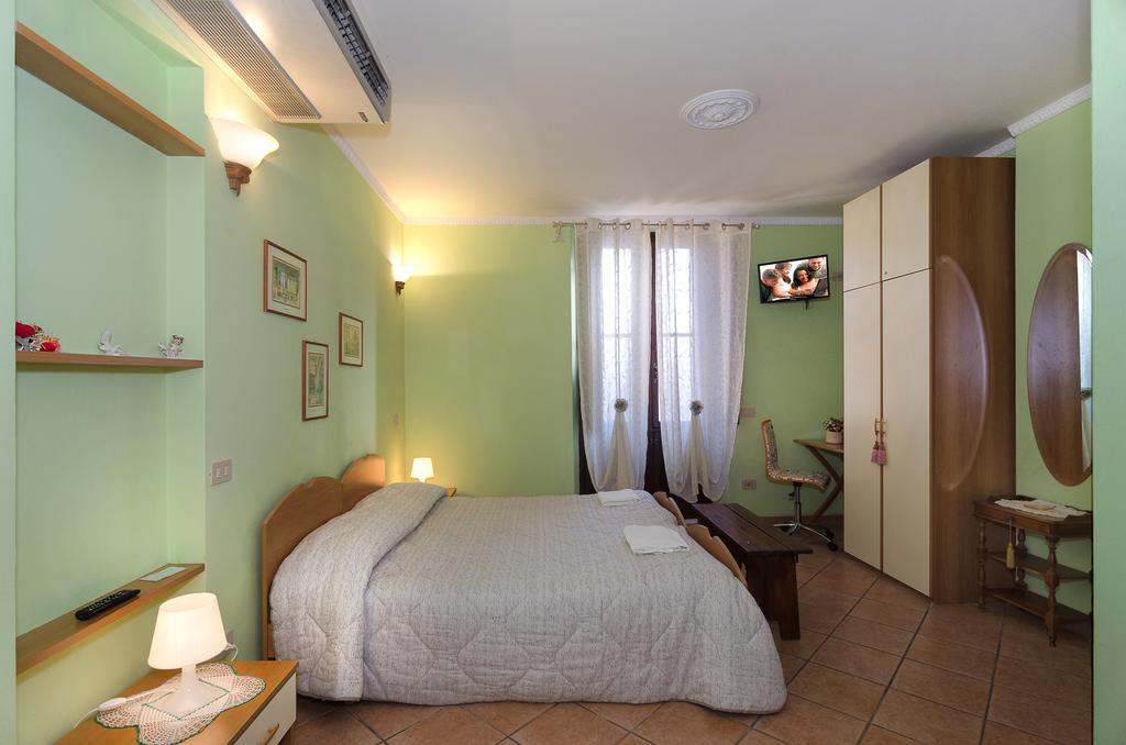 Elite Double Room with Private Bathroom