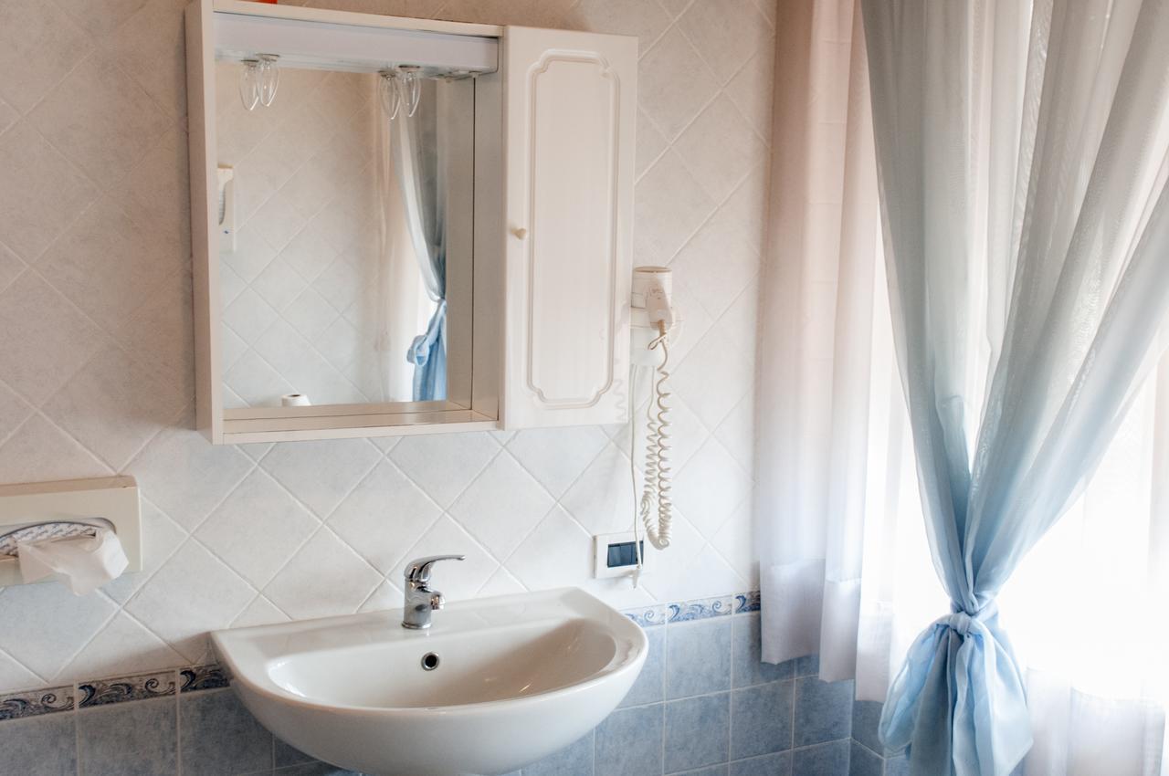 Quadruple Room with Private Bathroom