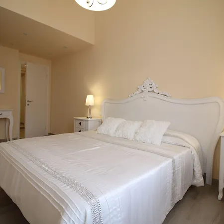 Lucca In Chic - No Ztl, Free Parking, Priv Bath, Old City 550M-3